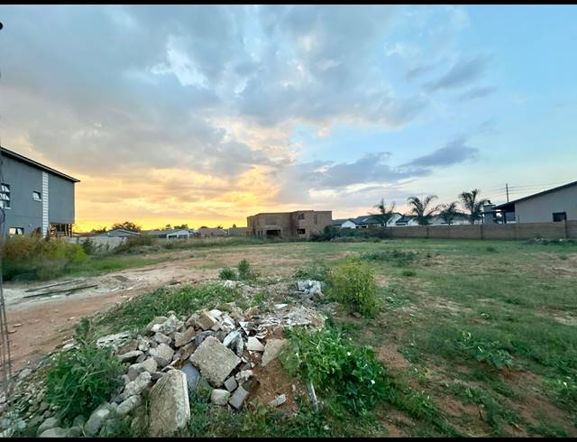 658M² VACANT LAND FOR SALE IN BENDOR